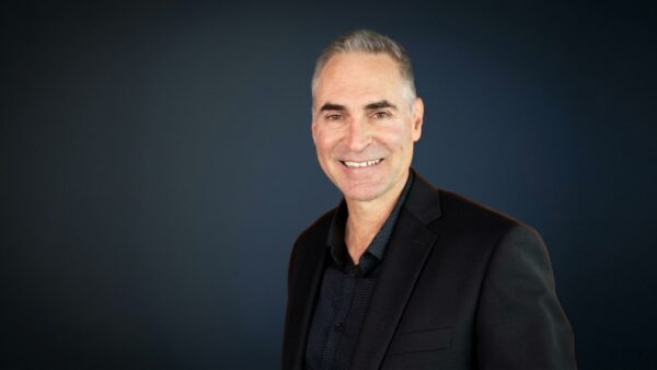 Kris de Jong is Proudly Featured Among the Top Life Coaches for Executives & CEOs